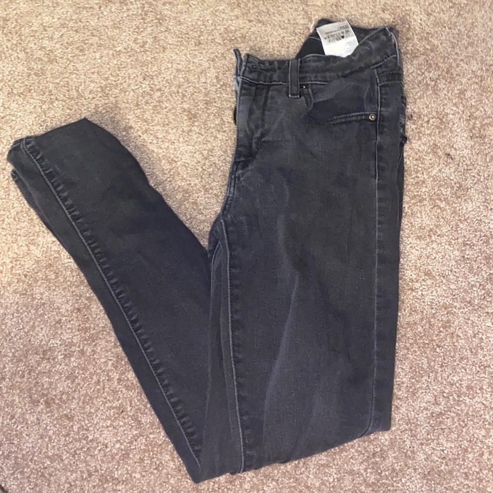 Donating 11/1 Hi rise skinny jeans